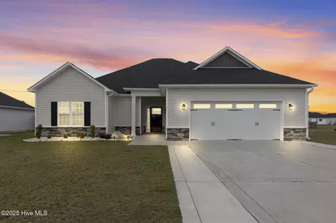407 Tyrrell Trl, Jacksonville, NC 28546