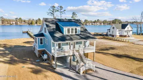 81 Brookshire Dr, Bath, NC 27808