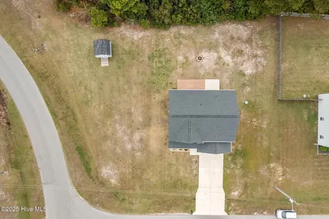 501 Perth Ct, Hubert, NC 28539 photo 2