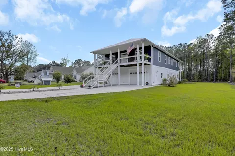 732 Avila Ave, Hampstead, NC 28443