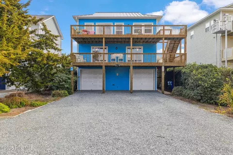 614 S Topsail Dr, Surf City, NC 28445