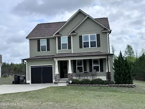 194 Cornfield Ln, Benson, NC 27504