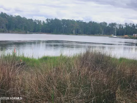 13 Alexander Dr, Belhaven, NC 27810