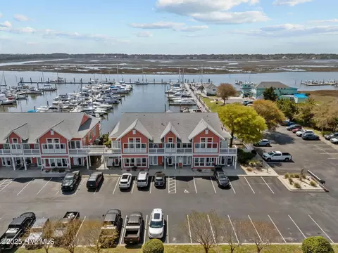 5001 Oquinn Blvd SE #STE F, Southport, NC 28461