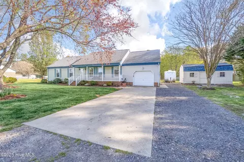 109 Streamdale Ct, Moyock, NC 27958