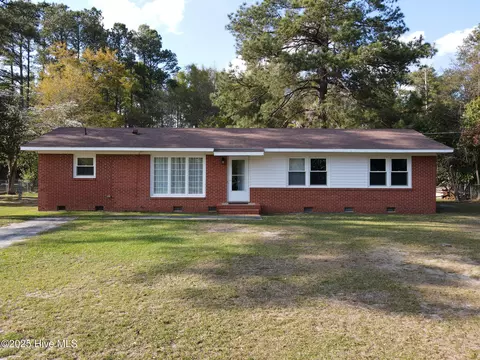 12961 Martie Ln, Laurinburg, NC 28352