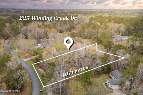 225 Winding Creek Dr, Oriental, NC 28571