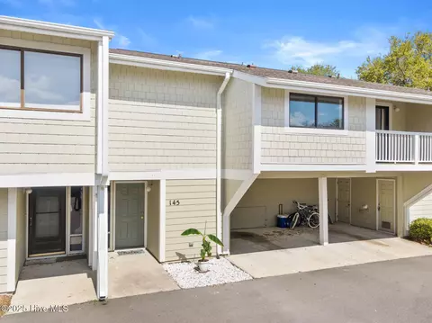 145 Driftwood Ct, Wrightsville Beach, NC 28480