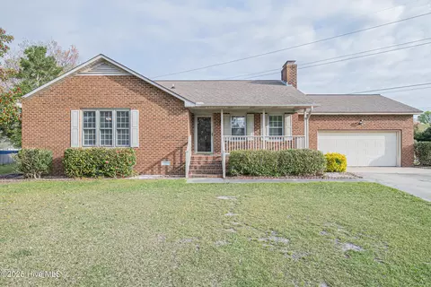 2004 Carey Ct, Winterville, NC 28590