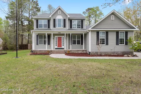 178 Winding Branch Rd, Hampstead, NC 28443