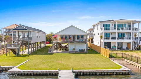 550 Atkinson Point Rd, Surf City, NC 28445