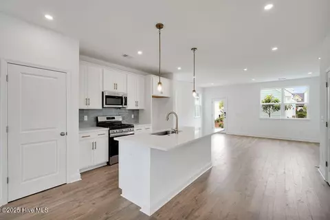Kitchen - 5305 Moonshell Loop, Wilmington, NC 28412 photo 1 of 3