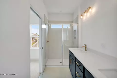 Bath - 5305 Moonshell Loop, Wilmington, NC 28412 photo 2 of 3