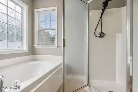 Bath - 229 E Ivybridge Dr # -1, Hubert, NC 28539 photo 4 of 4