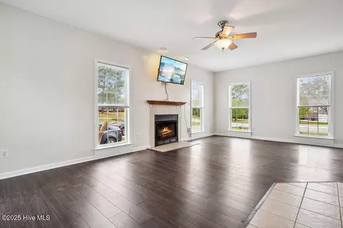 Living - 229 E Ivybridge Dr # -1, Hubert, NC 28539 photo 11 of 11