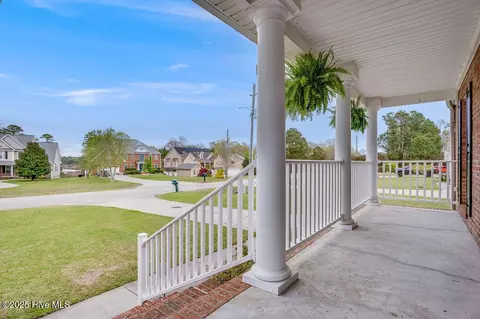 Exterior - 229 E Ivybridge Dr # -1, Hubert, NC 28539 photo 1 of 6