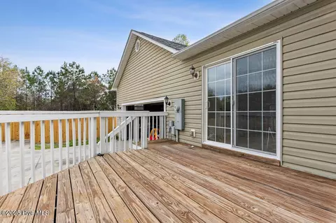 Exterior - 229 E Ivybridge Dr # -1, Hubert, NC 28539 photo 2 of 6