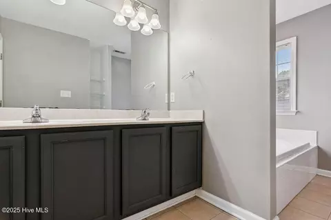 Entry Way - 229 E Ivybridge Dr # -1, Hubert, NC 28539 photo 2 of 2