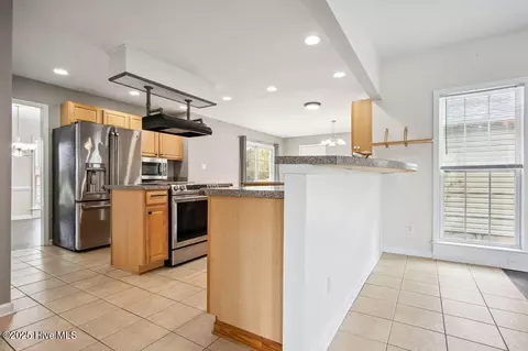 Kitchen - 229 E Ivybridge Dr # -1, Hubert, NC 28539 photo 9 of 9