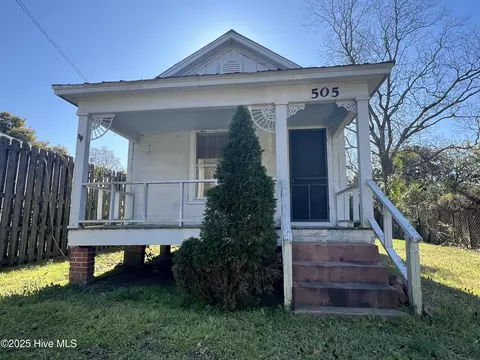 505 Telfair St, Washington, NC 27889