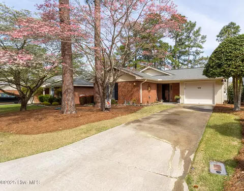 195 Pinehurst Trace Dr, Pinehurst, NC 28374