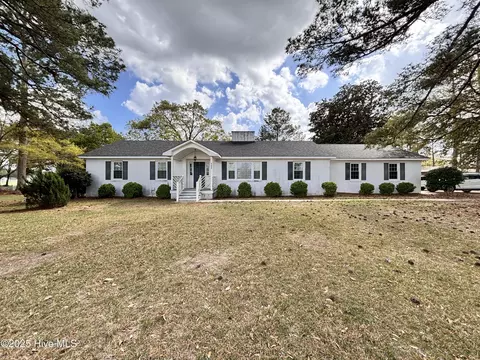 400 E College East St, Salemburg, NC 28385