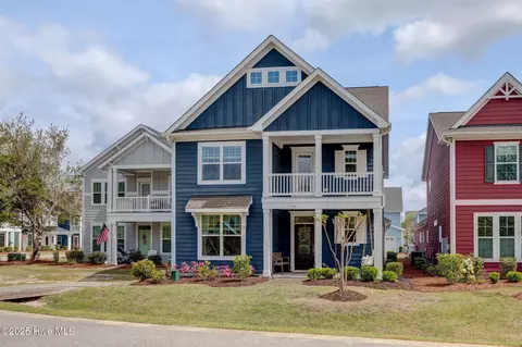 7128 Maple Leaf Dr, Wilmington, NC 28411