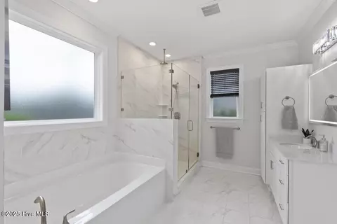 Bath - 354 Crown Pointe Dr, Hampstead, NC 28443 photo 2 of 4