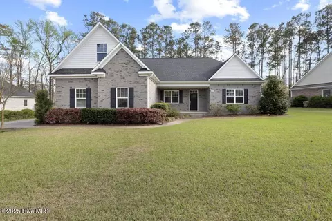 354 Crown Pointe Dr, Hampstead, NC 28443