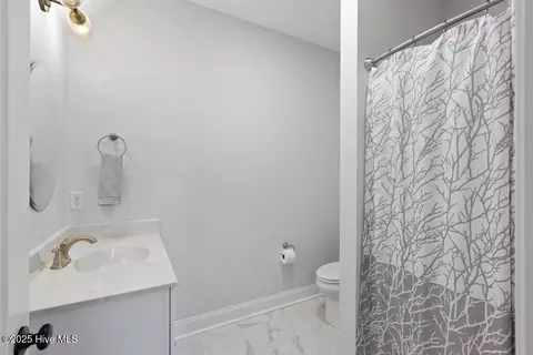 Bath - 354 Crown Pointe Dr, Hampstead, NC 28443 photo 4 of 4
