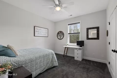 Bedroom - 354 Crown Pointe Dr, Hampstead, NC 28443 photo 4 of 8