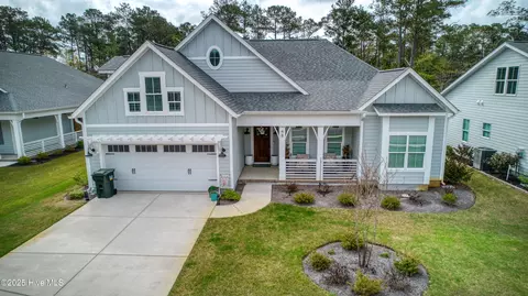 48 Streambed Way, Hampstead, NC 28443