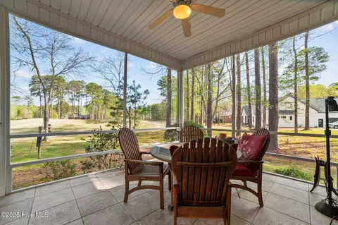 105 Neuse Dr, Chocowinity, NC 27817 photo 6