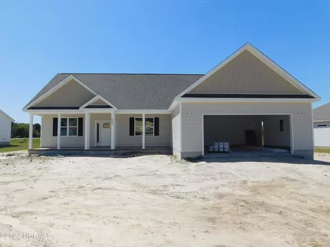 625 Bright Harvest Dr, Maysville, NC 28555