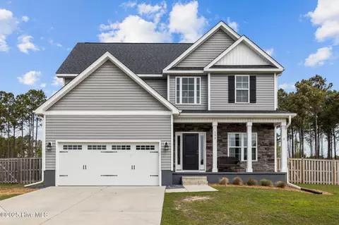 158 Peletier Shores Dr, Peletier, NC 28584