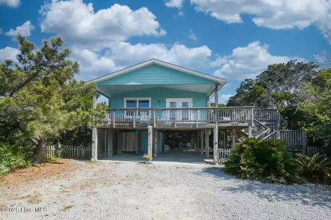 2623 E Pelican Dr, Oak Island, NC 28465