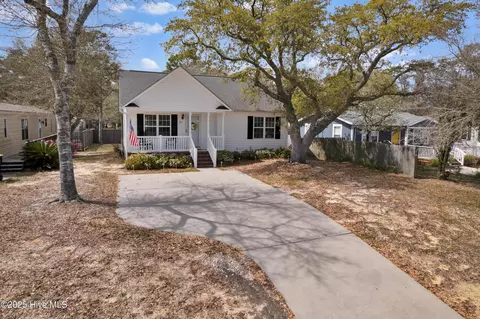 215 NE 70th St, Oak Island, NC 28465
