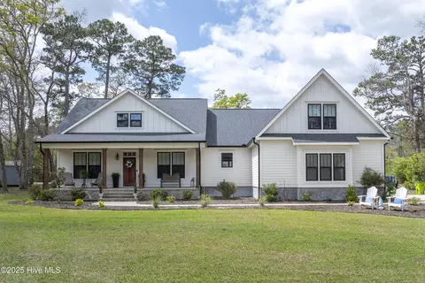 658 Saw Grass Rd, Hampstead, NC 28443