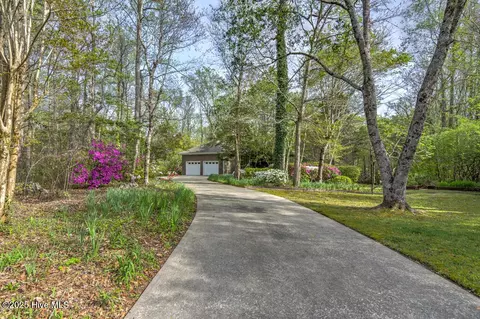 309 Taliaferro Ln, New Bern, NC 28560