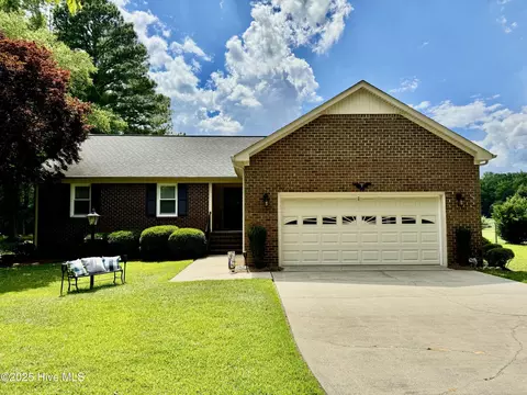 2218 Primrose Ln, Kinston, NC 28504