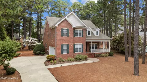 15 Live Oak Ln, Pinehurst, NC 28374