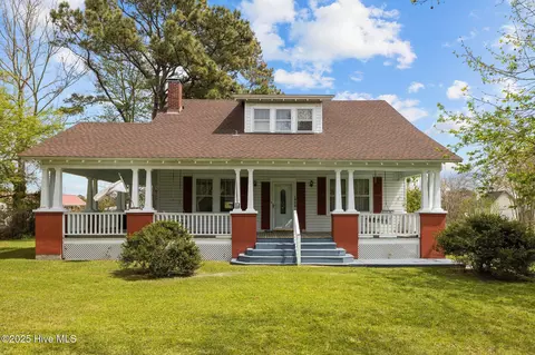 1020 Easy St, Morehead City, NC 28557