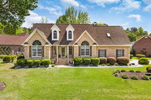 203 Nydegg Rd, New Bern, NC 28562