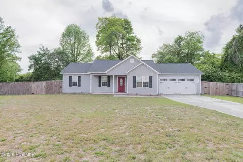 102 Eagle Ridge Dr, Beulaville, NC 28518