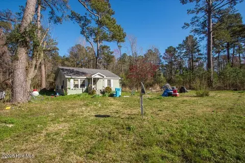 251 Fire Tower Rd, Richlands, NC 28574