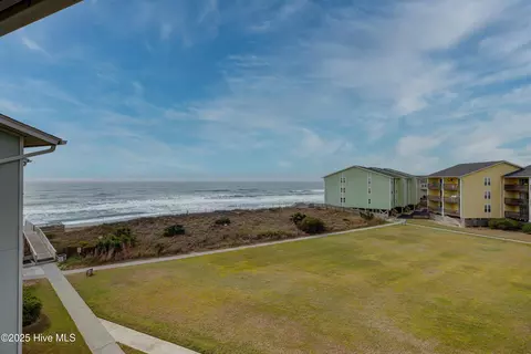 918 N New River Dr #733, Surf City, NC 28445