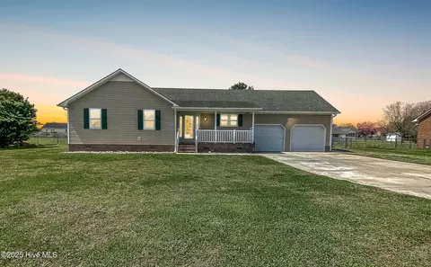 307 Rhonda Rd, Elizabeth City, NC 27909