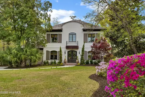1229 Arboretum Dr, Wilmington, NC 28405