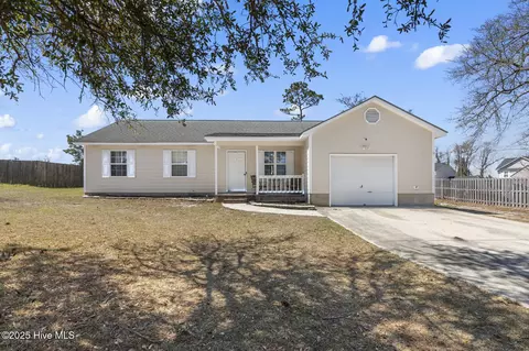 181 Kingsbridge Rd, Hubert, NC 28539