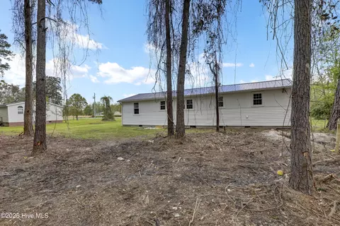 Exterior - 3911 Penderlea Hwy, Willard, NC 28478 photo 6 of 8